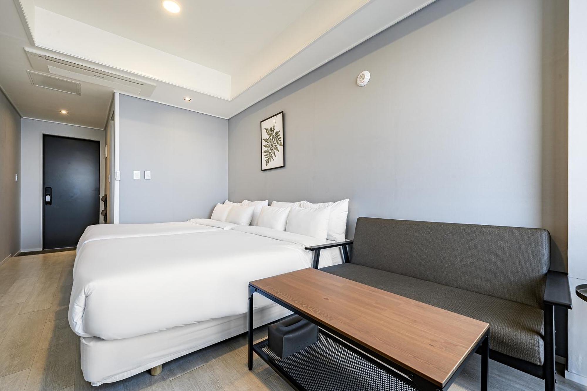 Stay Hostel Сокчхо Экстерьер фото