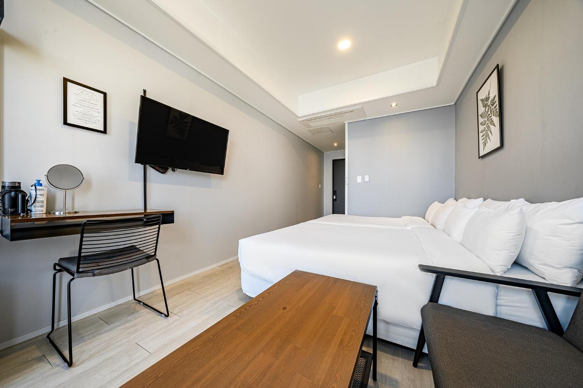Stay Hostel Сокчхо Экстерьер фото