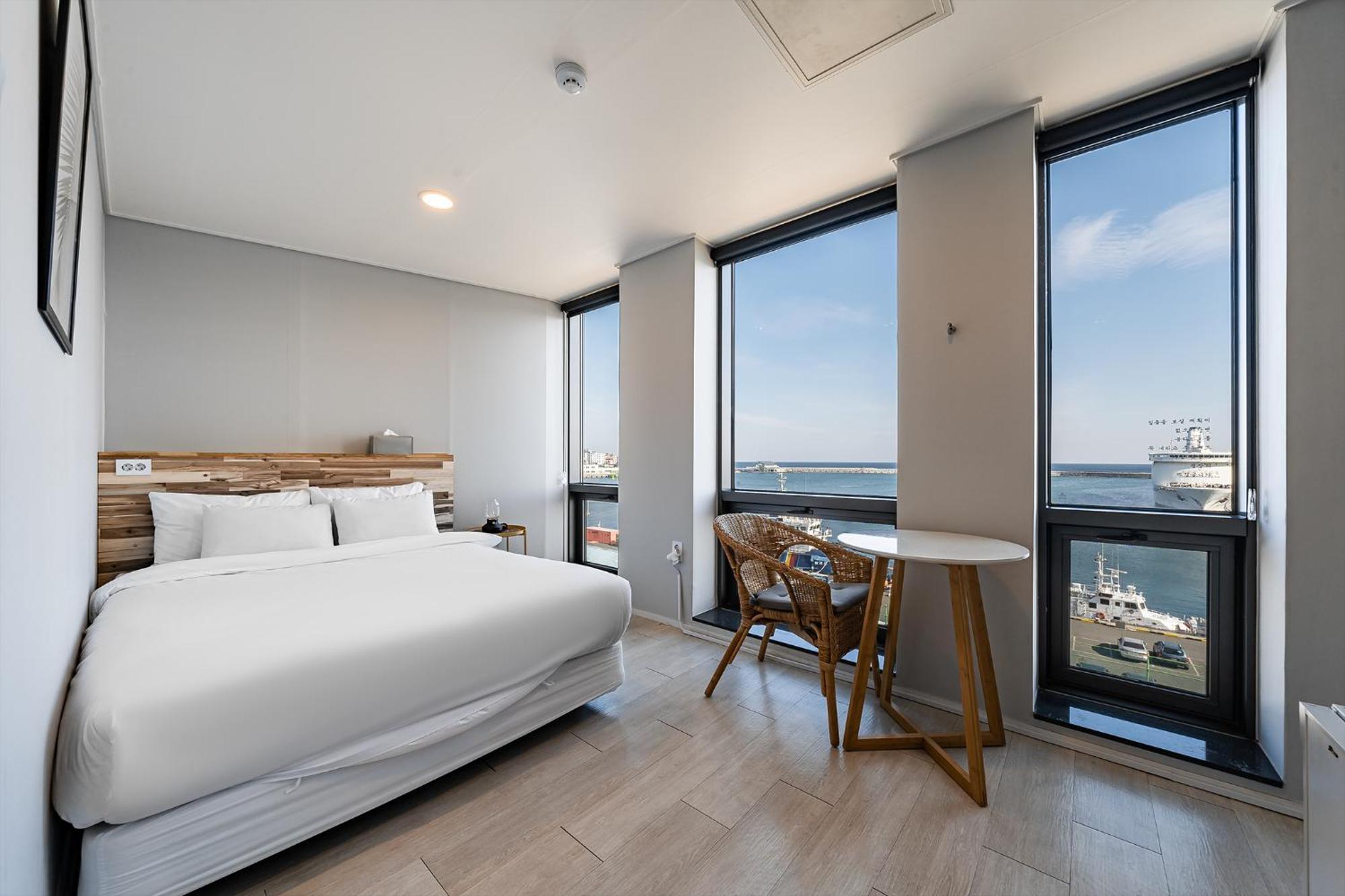 Stay Hostel Сокчхо Экстерьер фото