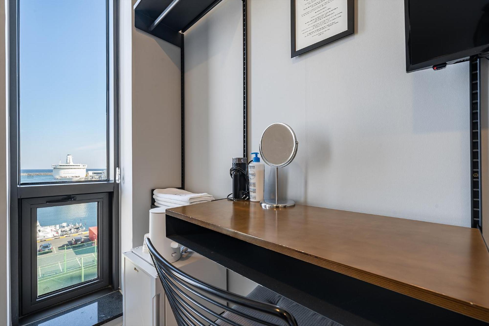 Stay Hostel Сокчхо Экстерьер фото