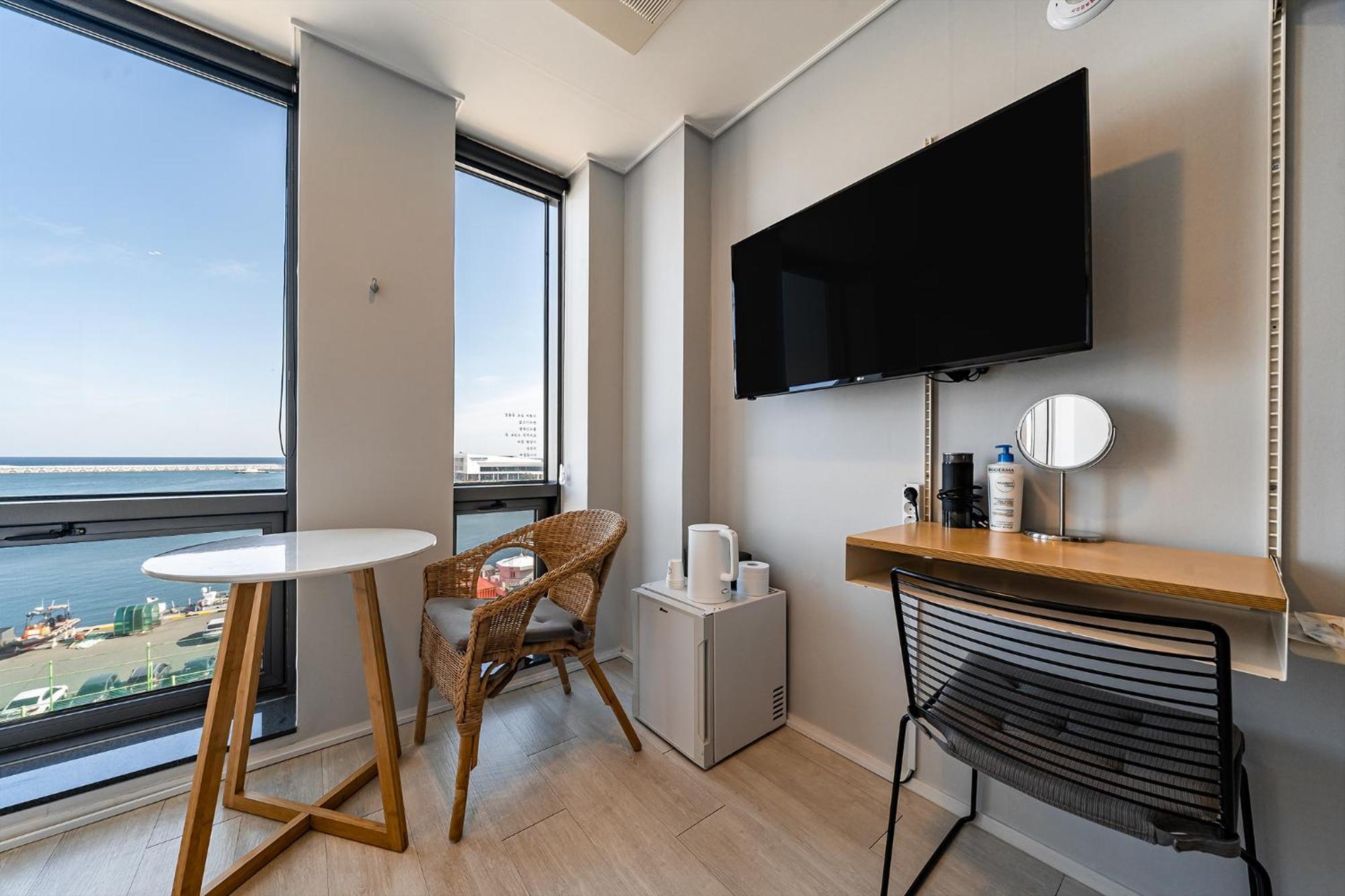 Stay Hostel Сокчхо Экстерьер фото